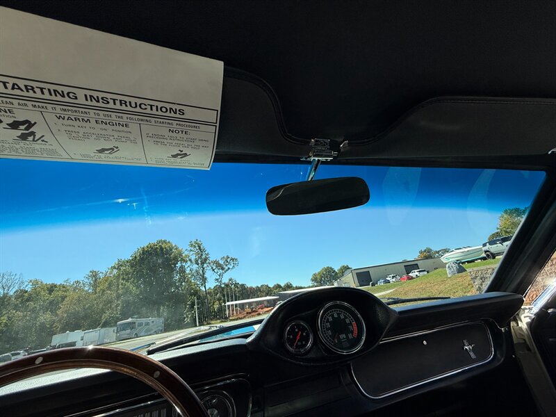 Ford-Mustang-1965-Black-Black-32