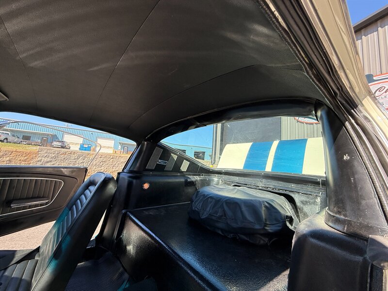 Ford-Mustang-1965-Black-Black-35