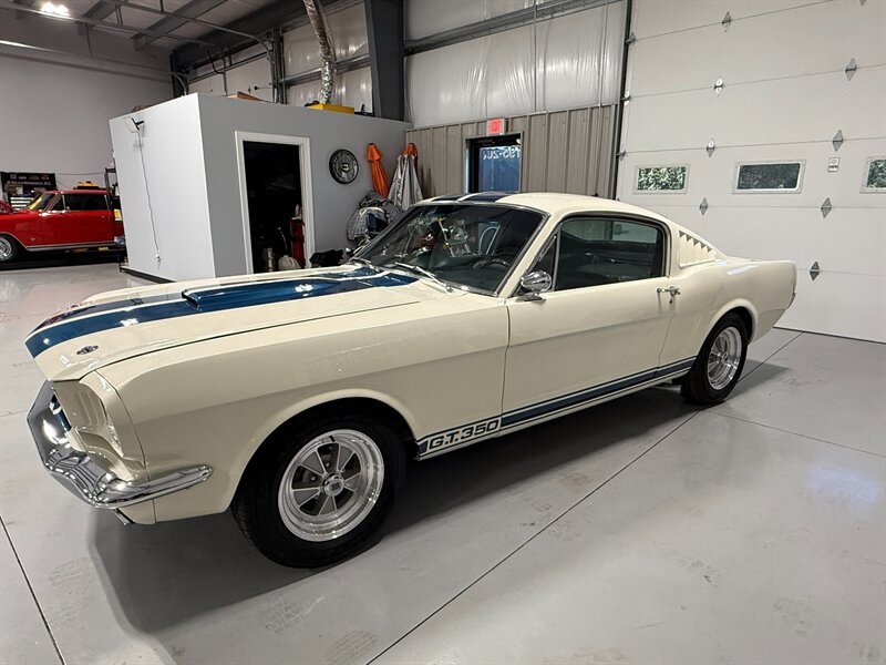 Ford-Mustang-1965-Black-Black-4