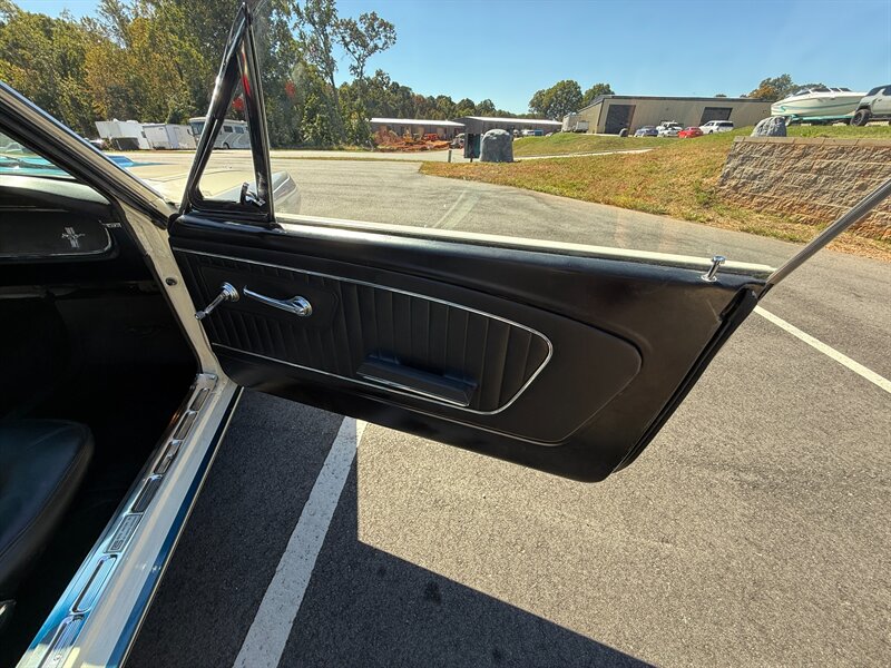 Ford-Mustang-1965-Black-Black-41