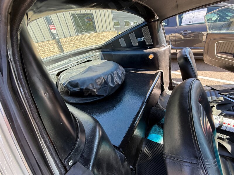 Ford-Mustang-1965-Black-Black-43