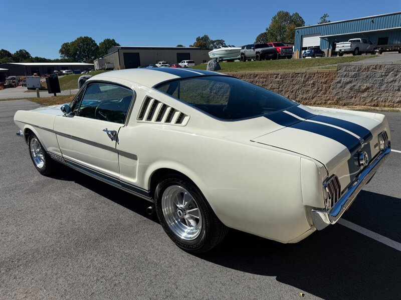 Ford-Mustang-1965-Black-Black-6