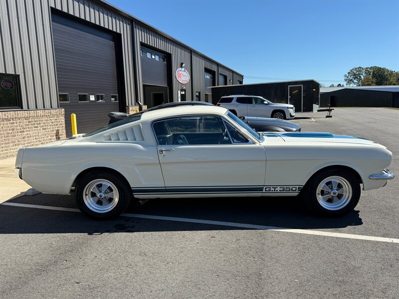 Ford-Mustang-1965-Black-Black-8