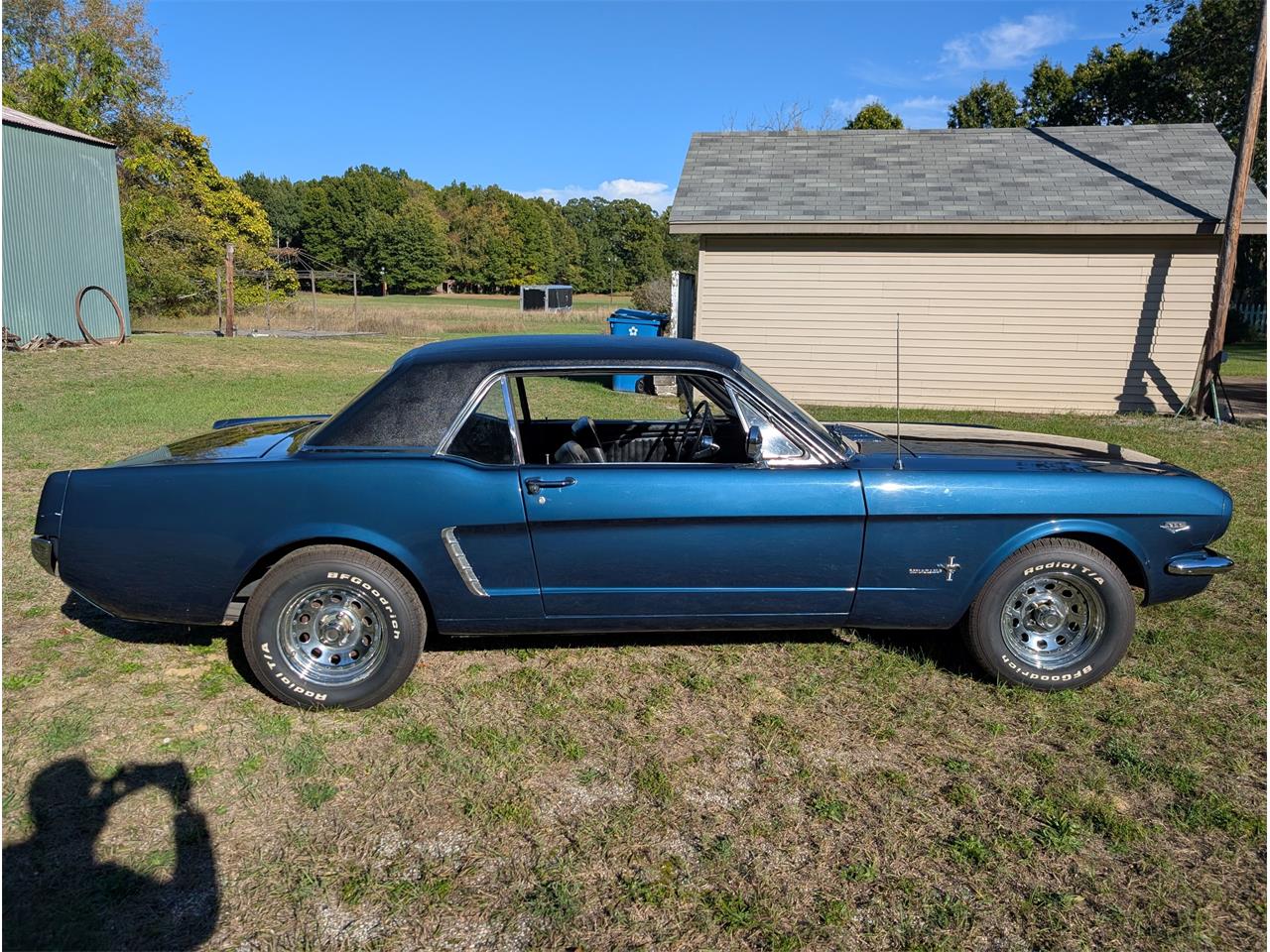 Ford-Mustang-1965-Caspian-Blue-Black-1