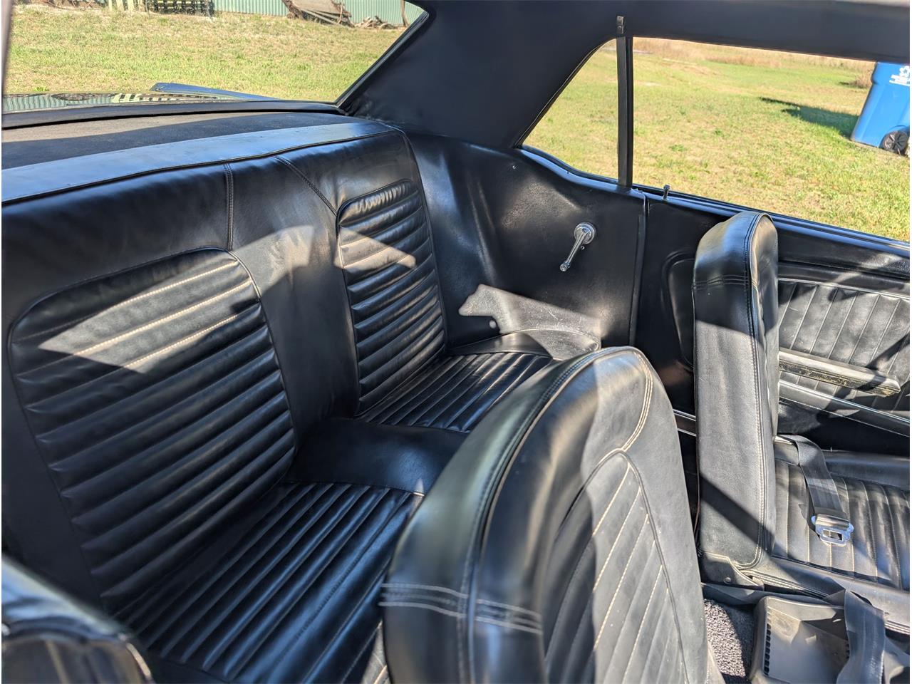 Ford-Mustang-1965-Caspian-Blue-Black-10