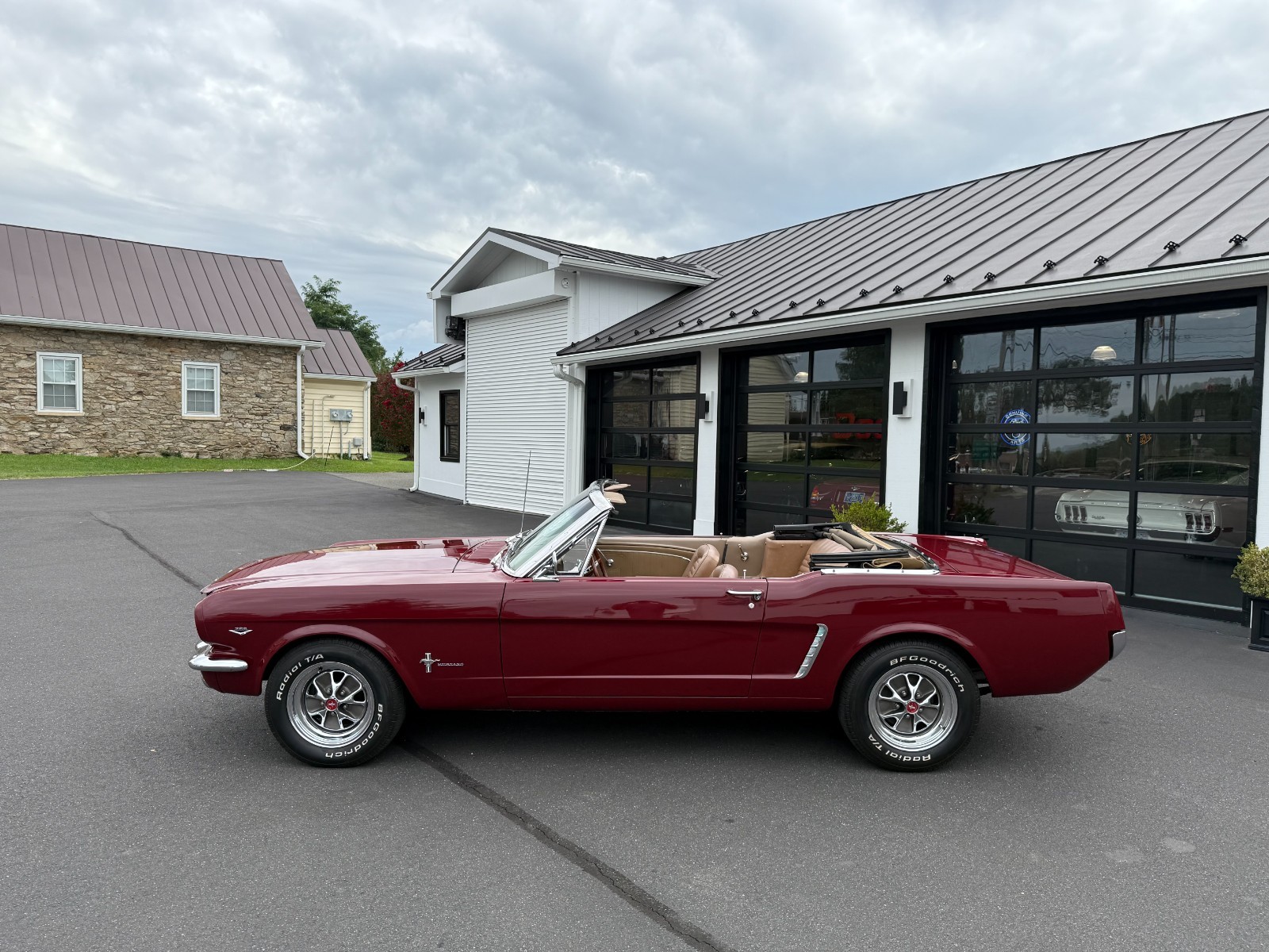 Ford-Mustang-1965-Convertible-1