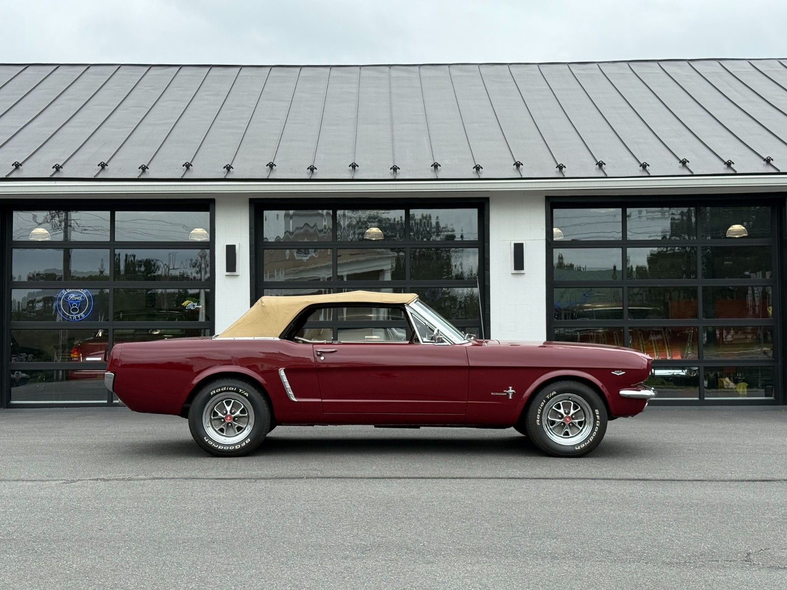Ford-Mustang-1965-Convertible-14