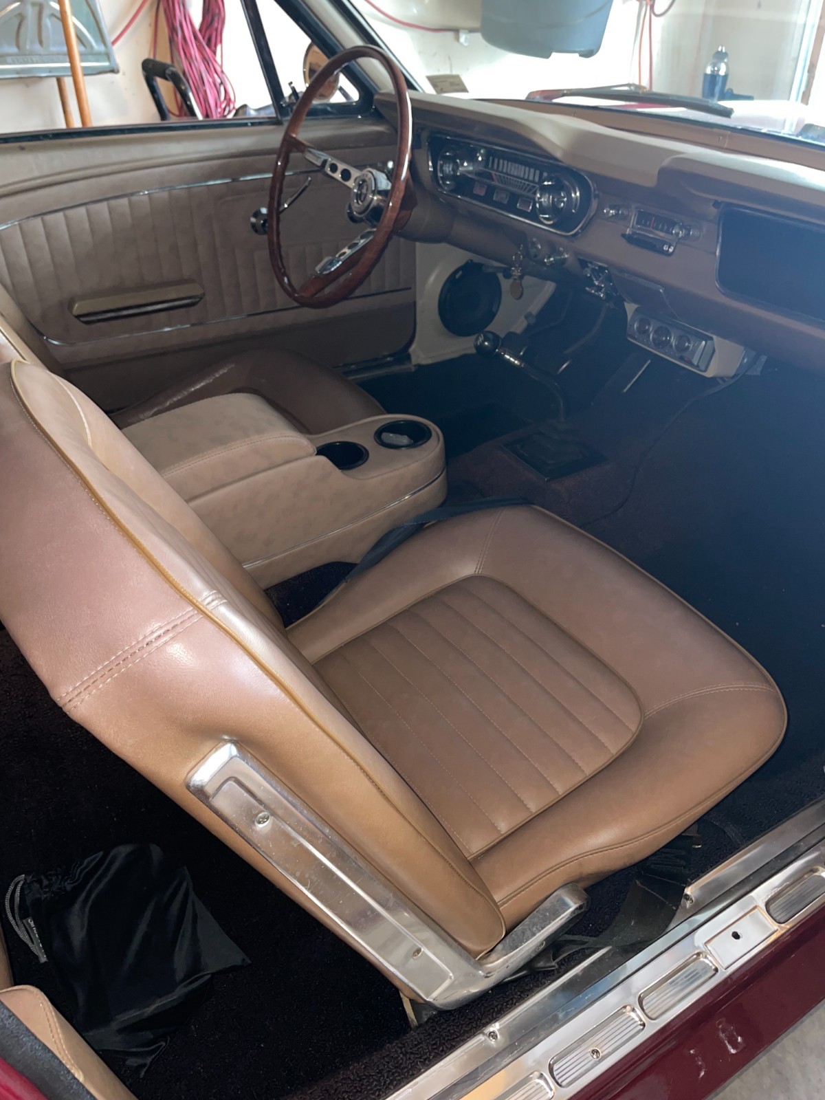 Ford-Mustang-1965-Convertible-15