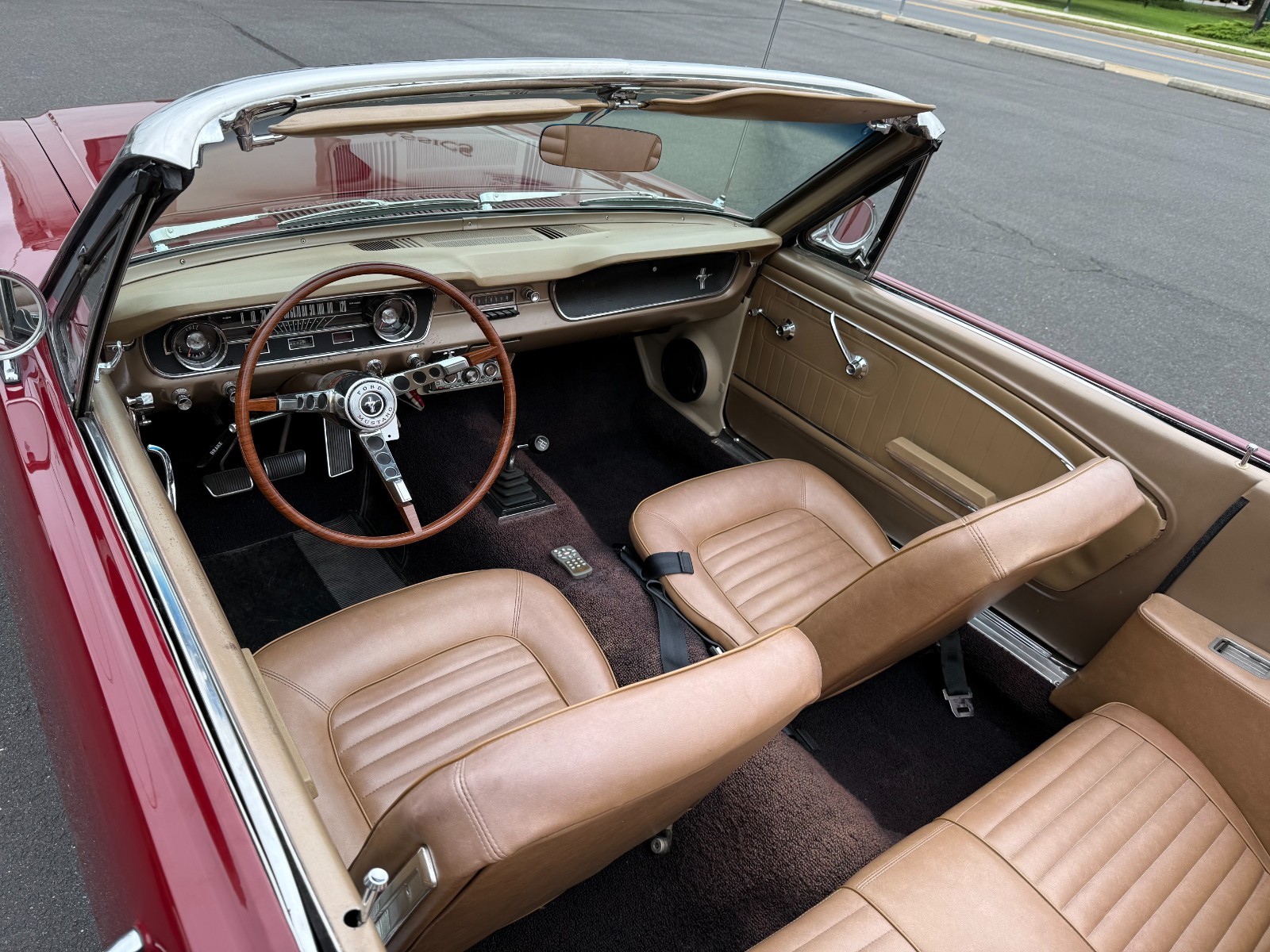 Ford-Mustang-1965-Convertible-8