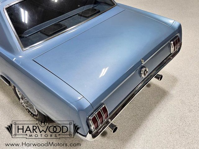 Ford-Mustang-1965-Coupe-12