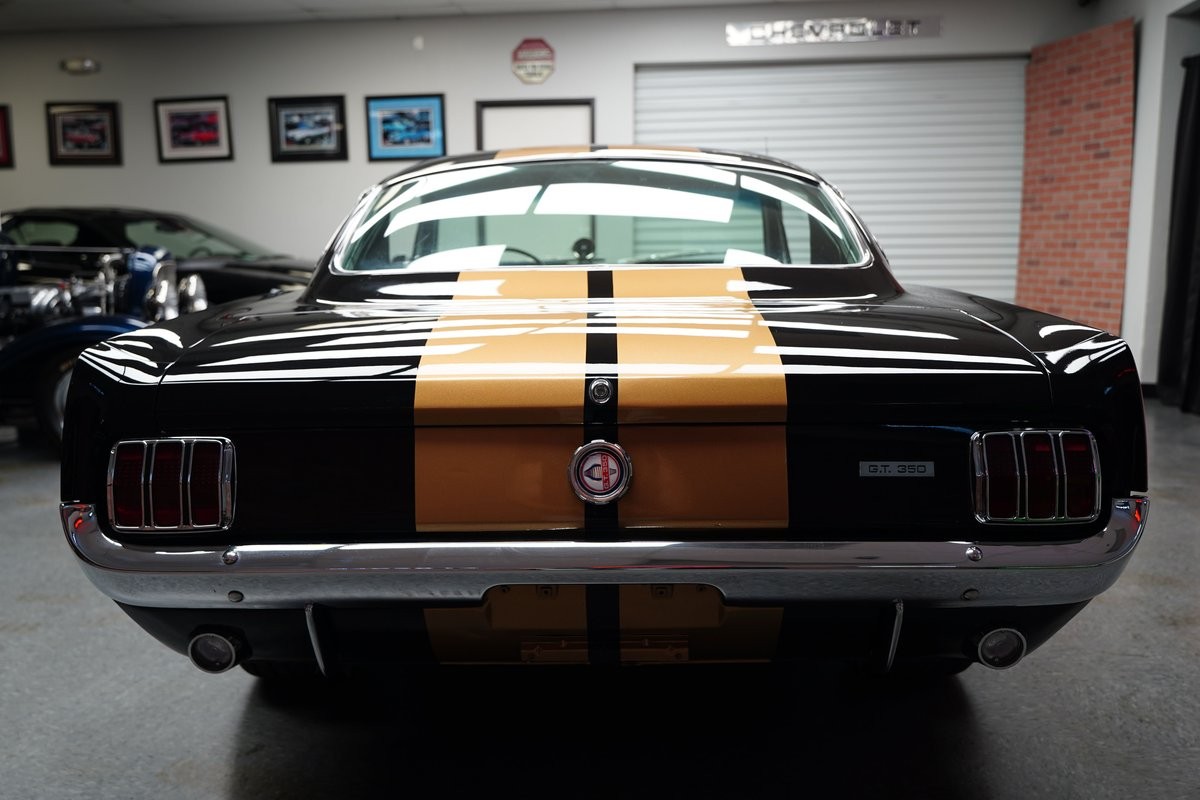 Ford-Mustang-1965-Coupe-13