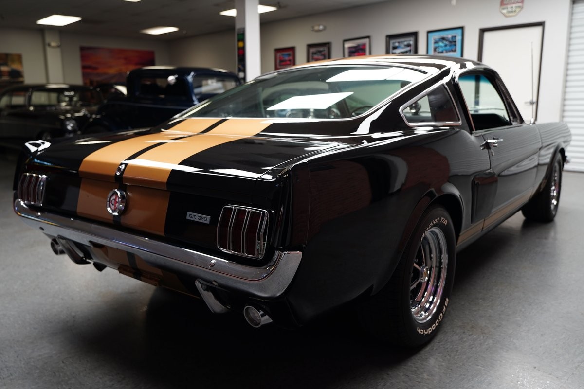 Ford-Mustang-1965-Coupe-14