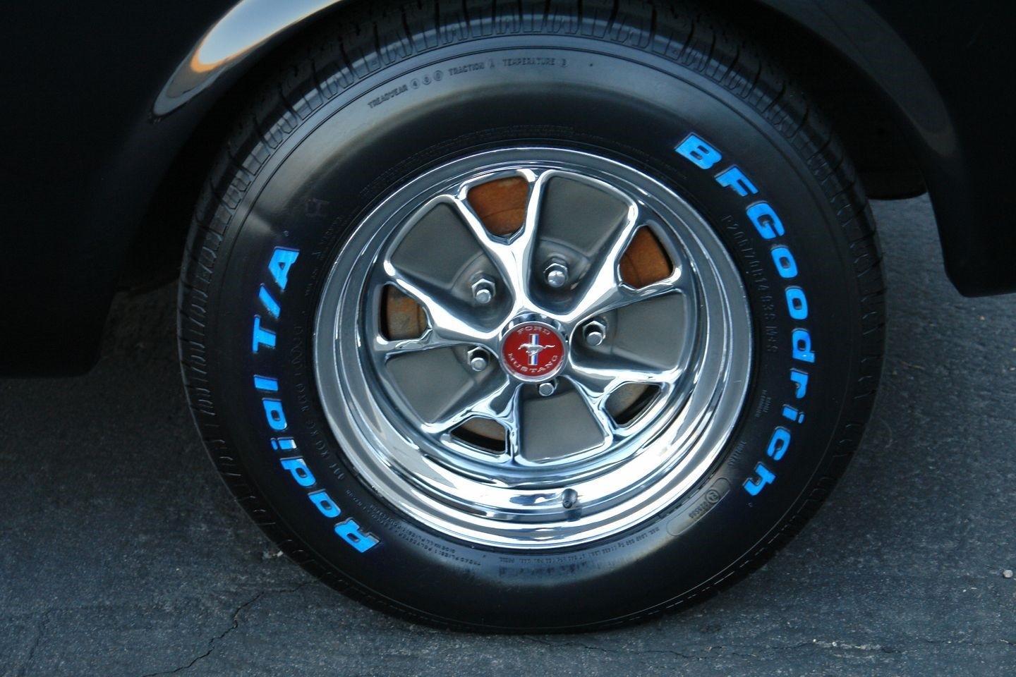 Ford-Mustang-1965-Coupe-23