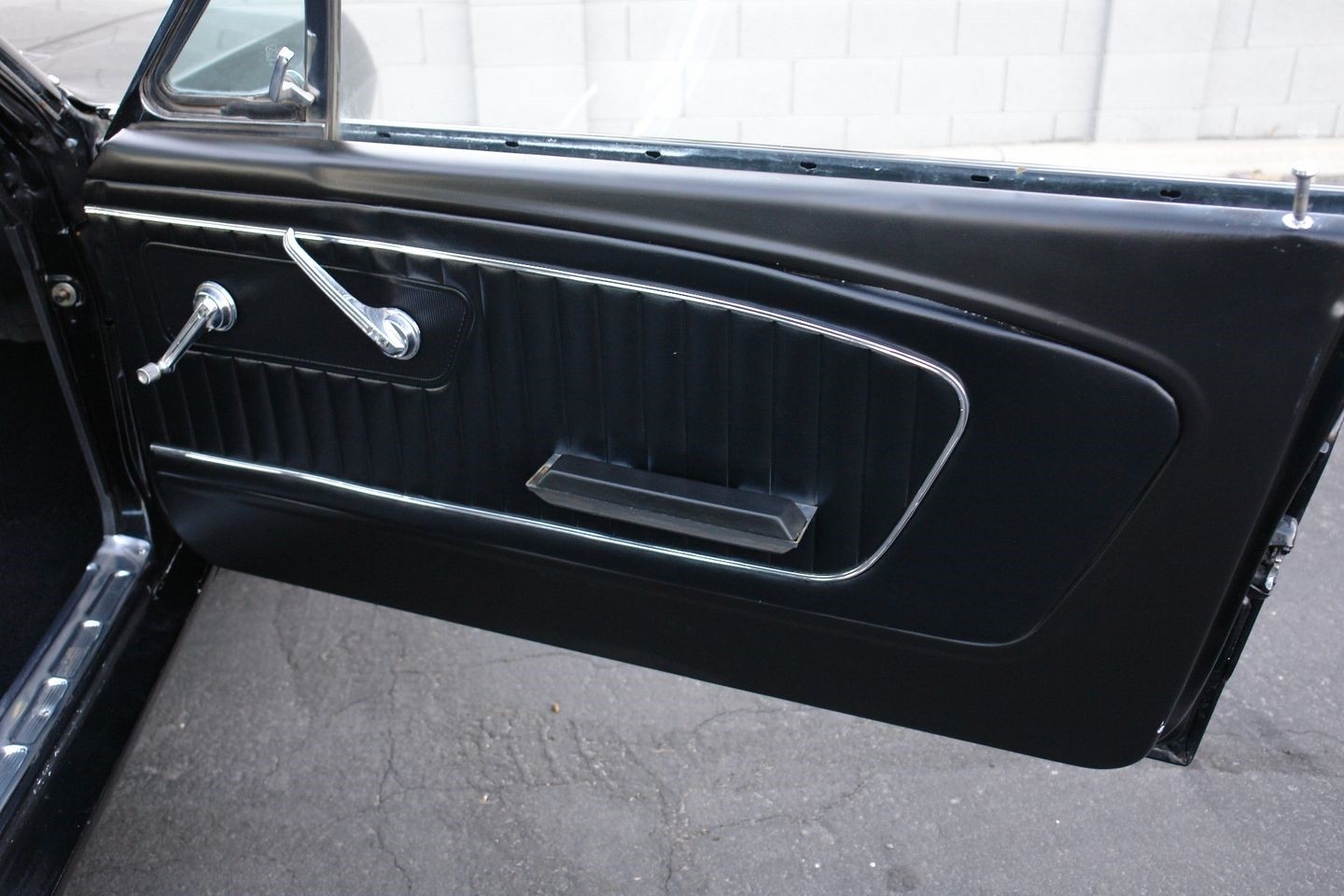 Ford-Mustang-1965-Coupe-38