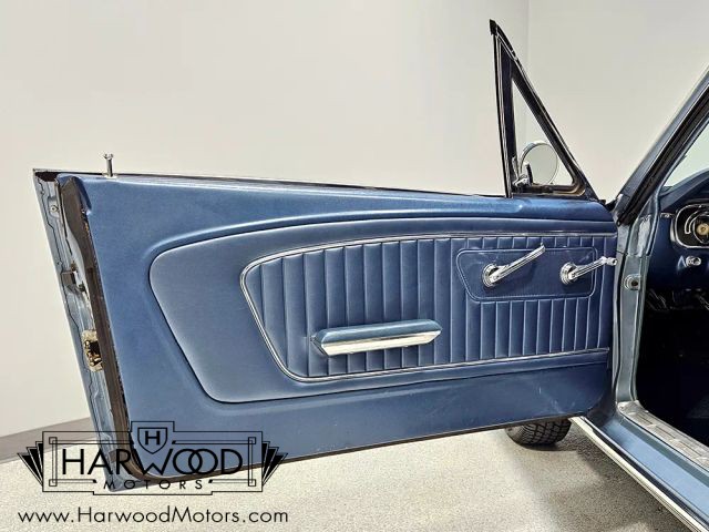 Ford-Mustang-1965-Coupe-39