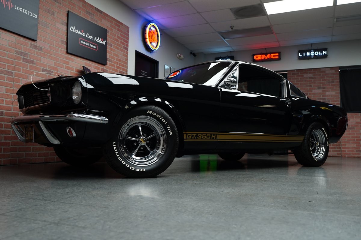 Ford-Mustang-1965-Coupe-4