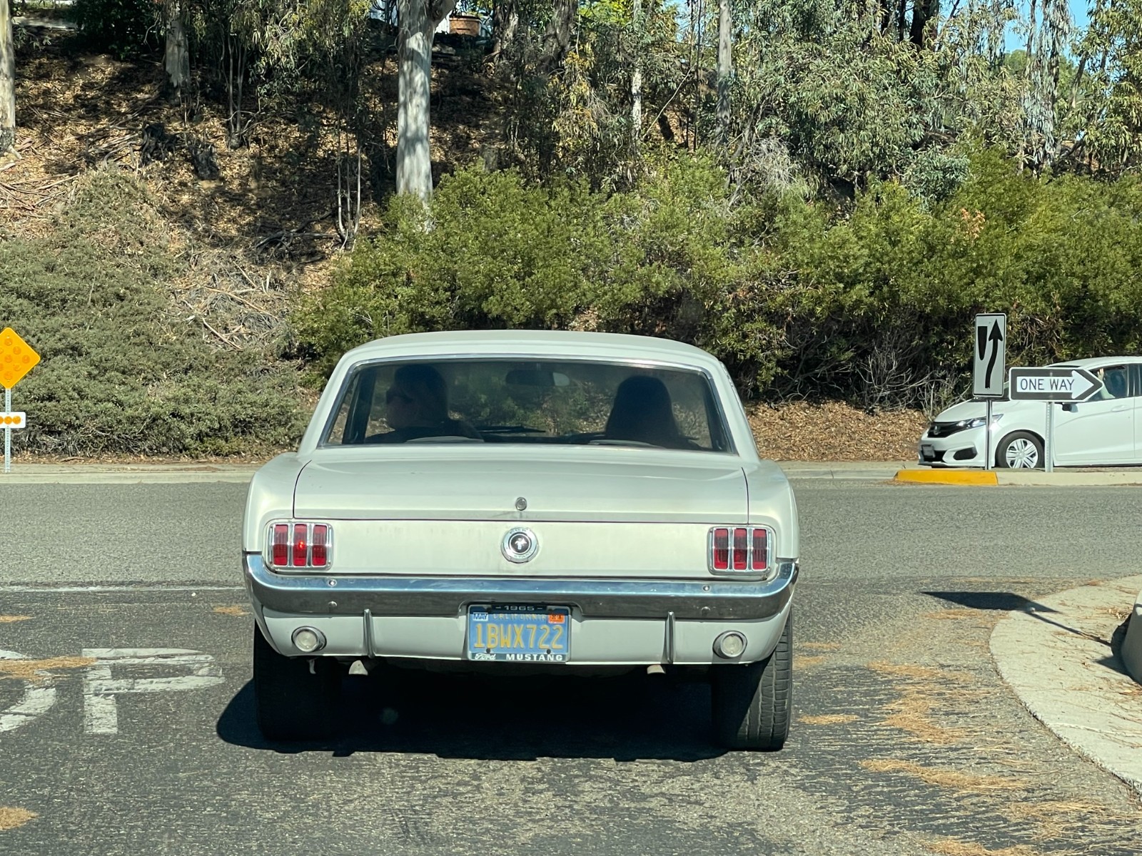 Ford-Mustang-1965-Coupe-9