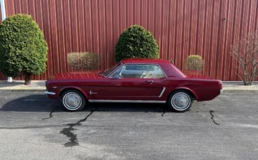 Ford-Mustang-1965-Maroon-Tan-1
