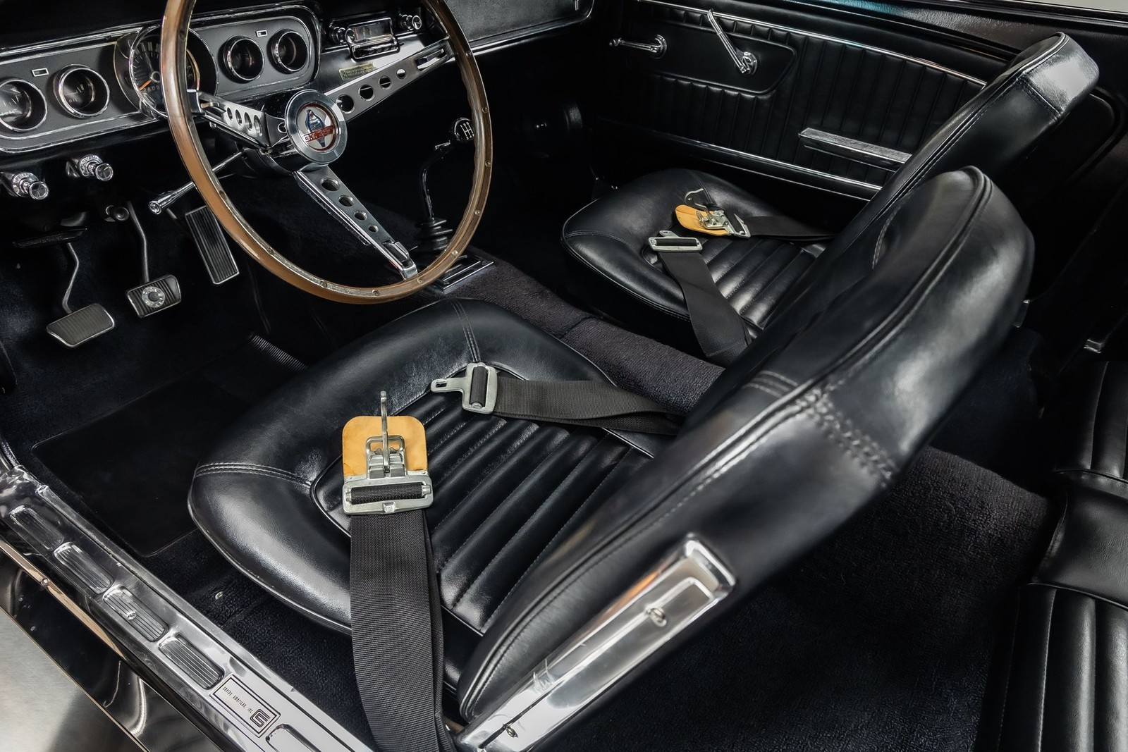 Ford-Mustang-1965-Other-2