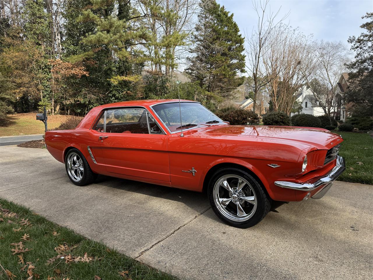 Ford-Mustang-1965-Rangoon-Red-Red-16