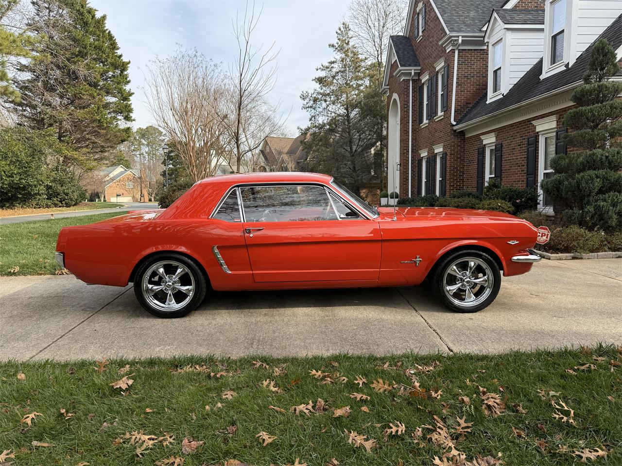 Ford-Mustang-1965-Rangoon-Red-Red-17