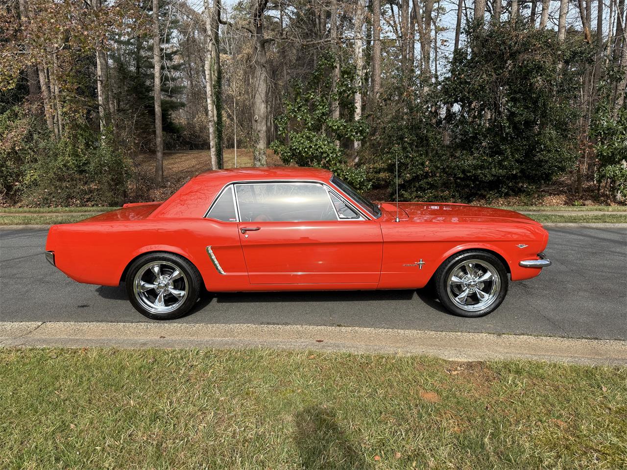 Ford-Mustang-1965-Rangoon-Red-Red-18