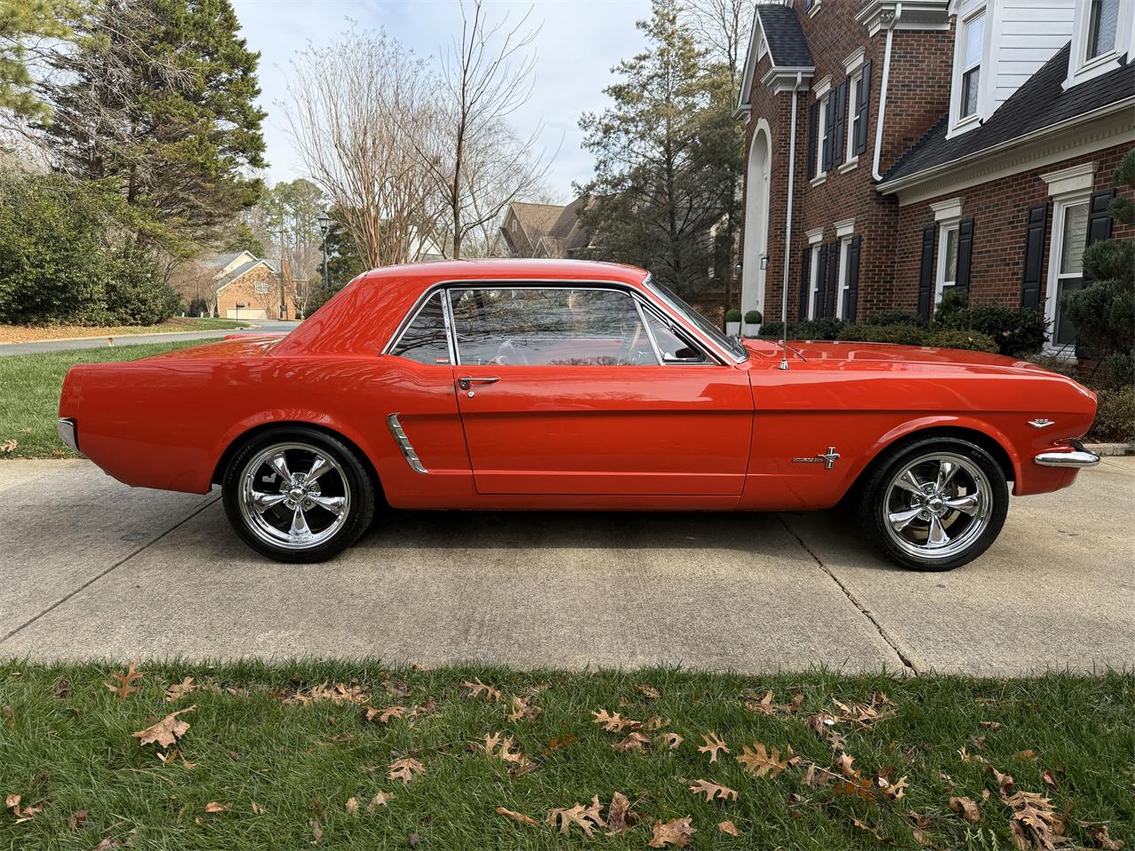 Ford-Mustang-1965-Rangoon-Red-Red-19