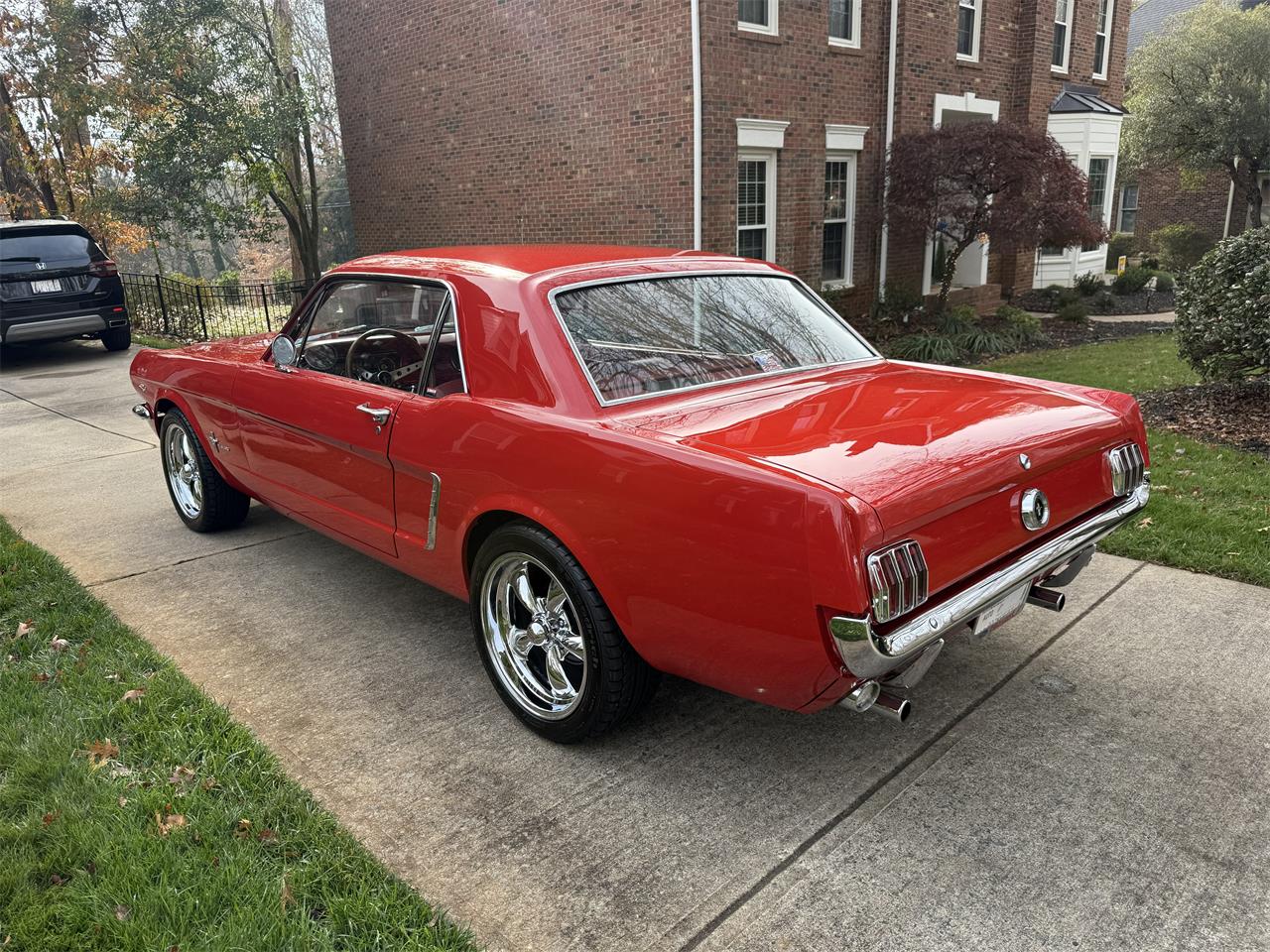 Ford-Mustang-1965-Rangoon-Red-Red-23