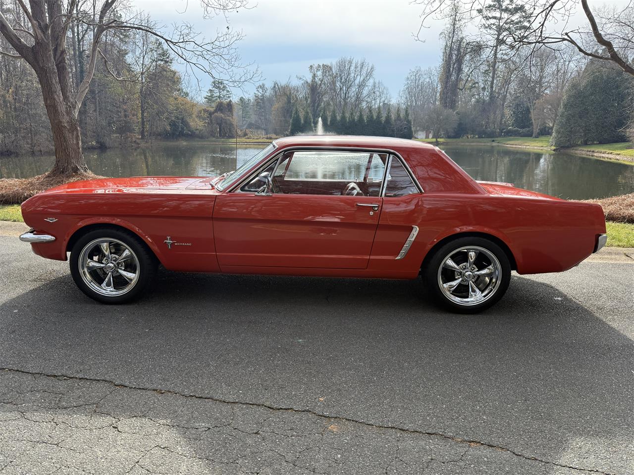 Ford-Mustang-1965-Rangoon-Red-Red-26