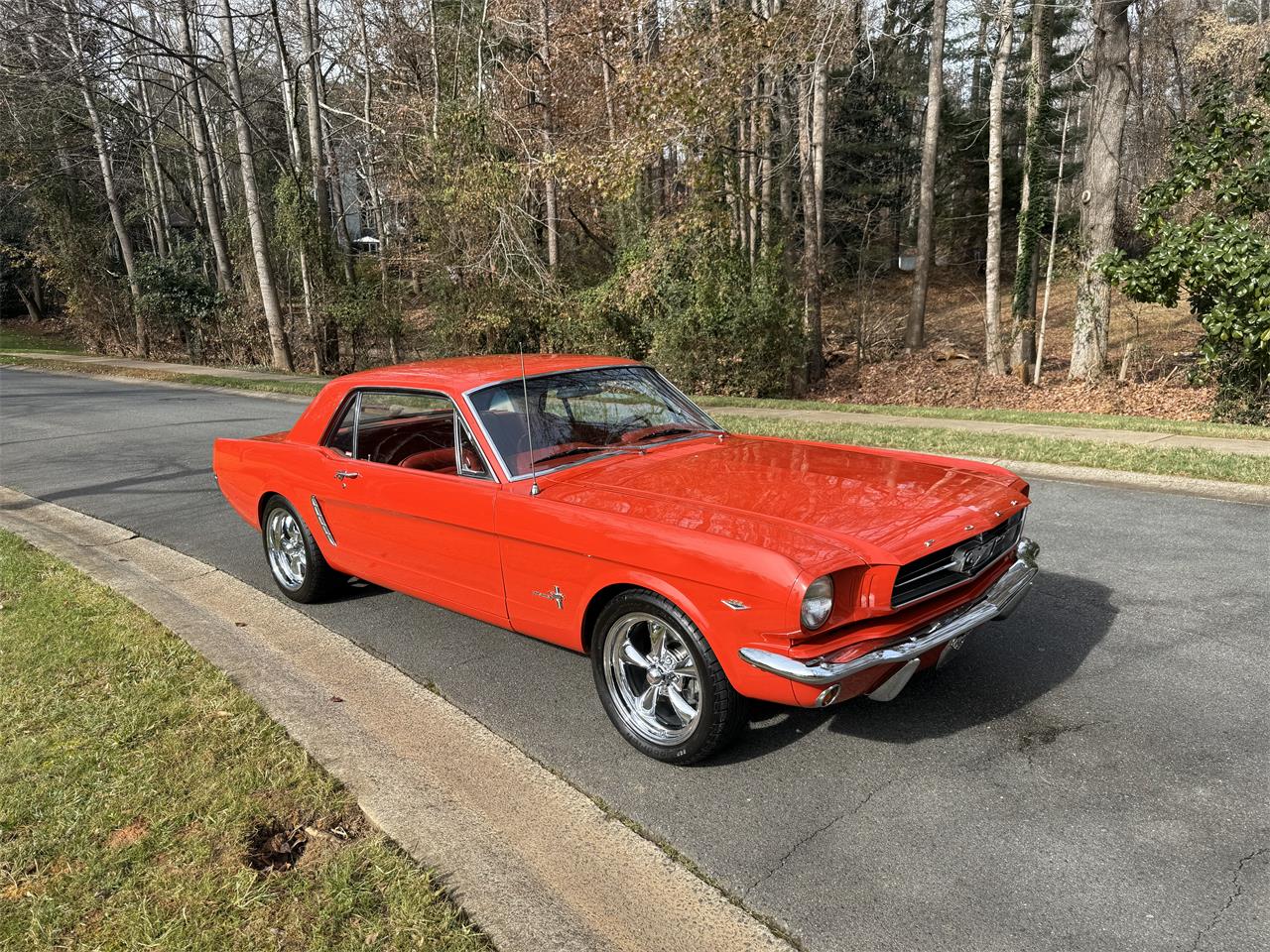 Ford-Mustang-1965-Rangoon-Red-Red-4