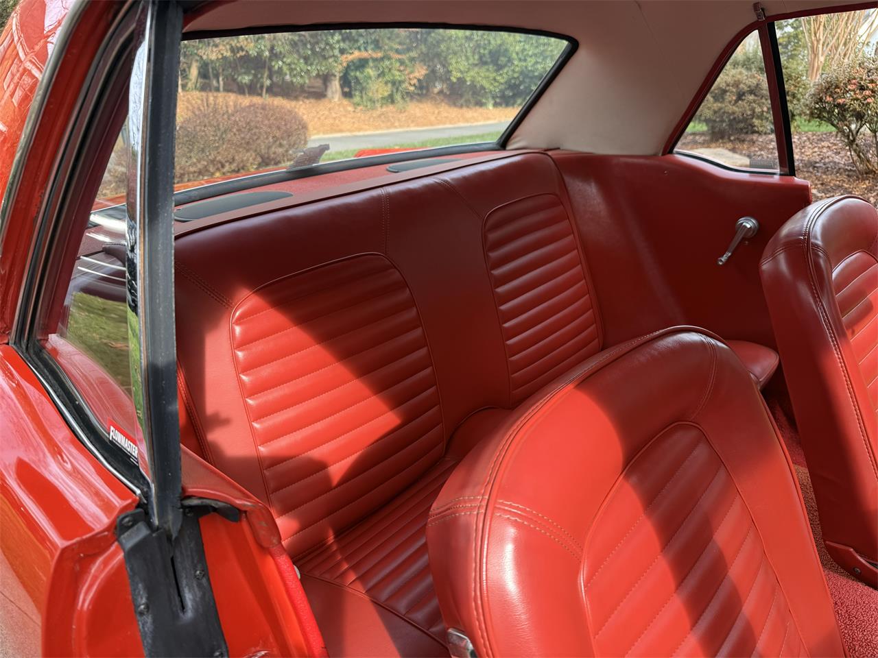 Ford-Mustang-1965-Rangoon-Red-Red-8