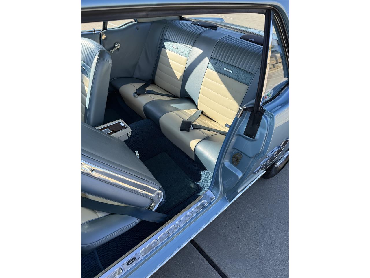 Ford-Mustang-1966-Blue-Blue-and-white-16