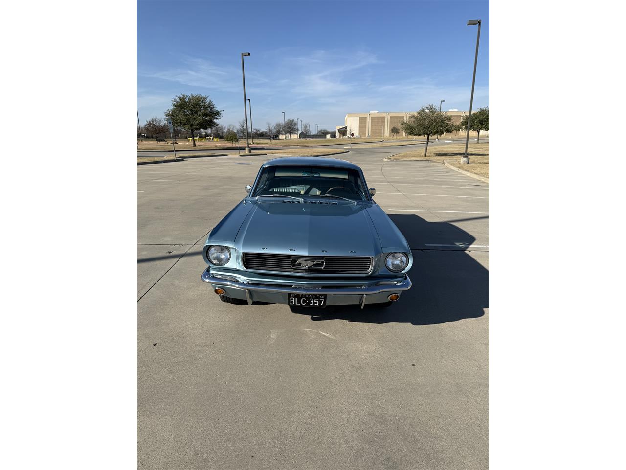 Ford-Mustang-1966-Blue-Blue-and-white-2