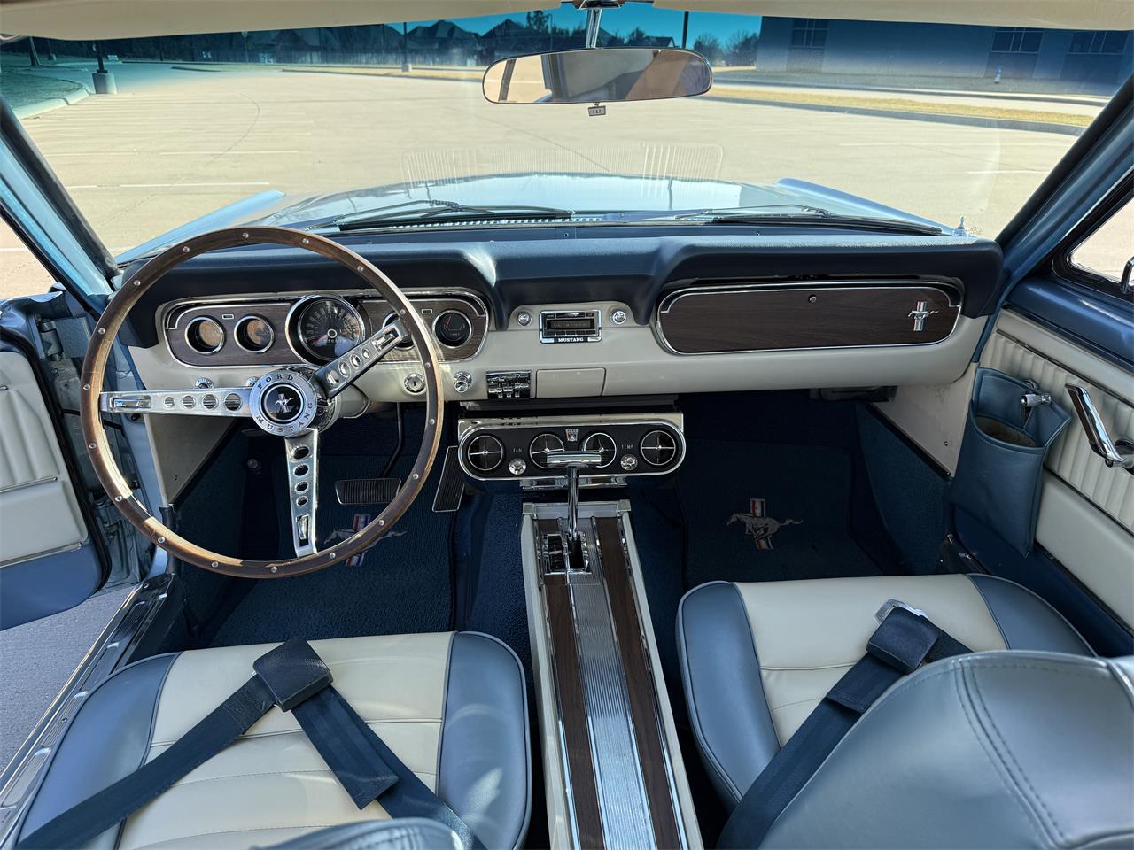 Ford-Mustang-1966-Blue-Blue-and-white-23