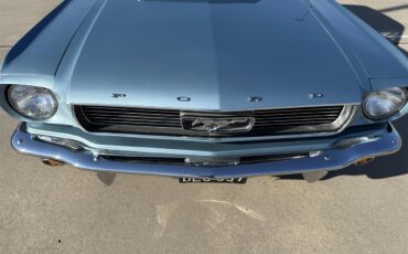Ford-Mustang-1966-Blue-Blue-and-white-3