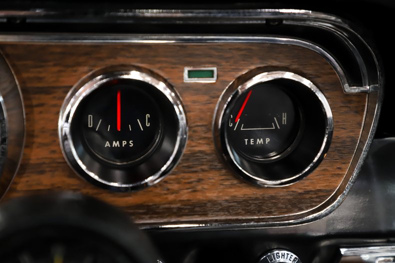 Ford-Mustang-1966-Candy-Apple-Red-Black-Pony-26