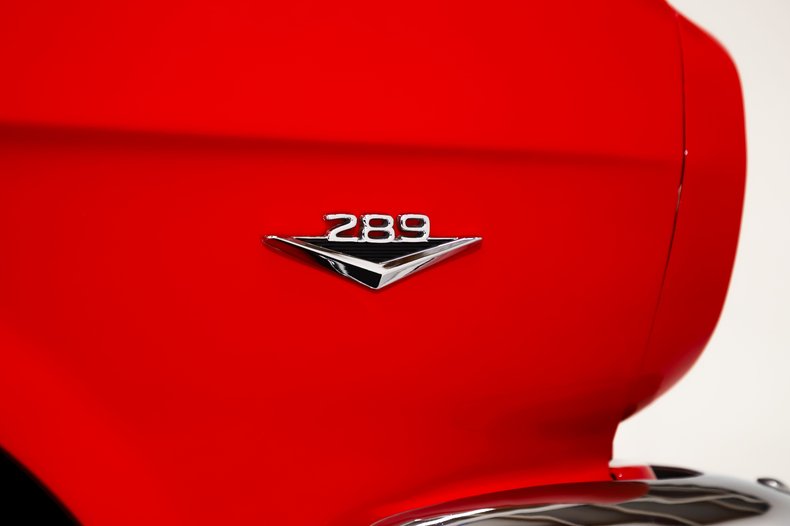 Ford-Mustang-1966-Candy-Apple-Red-Black-Pony-3