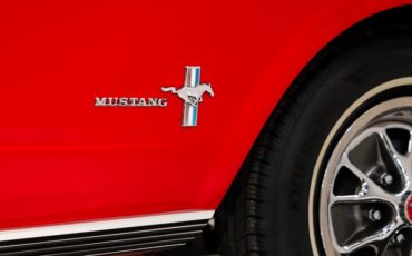 Ford-Mustang-1966-Candy-Apple-Red-Black-Pony-36