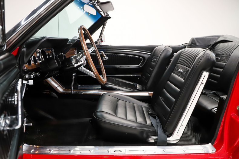 Ford-Mustang-1966-Candy-Apple-Red-Black-Pony-4