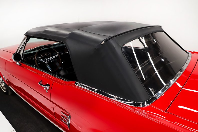 Ford-Mustang-1966-Candy-Apple-Red-Black-Pony-41