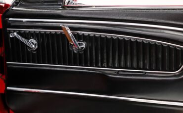 Ford-Mustang-1966-Candy-Apple-Red-Black-Pony-44
