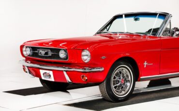 Ford-Mustang-1966-Candy-Apple-Red-Black-Pony-46