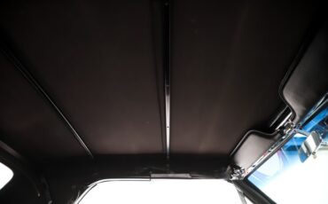 Ford-Mustang-1966-Candy-Apple-Red-Black-Pony-5