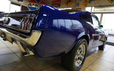 Ford-Mustang-1966-Classic-Car-14