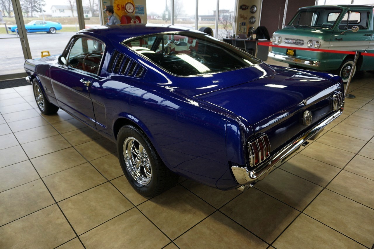 Ford-Mustang-1966-Classic-Car-3