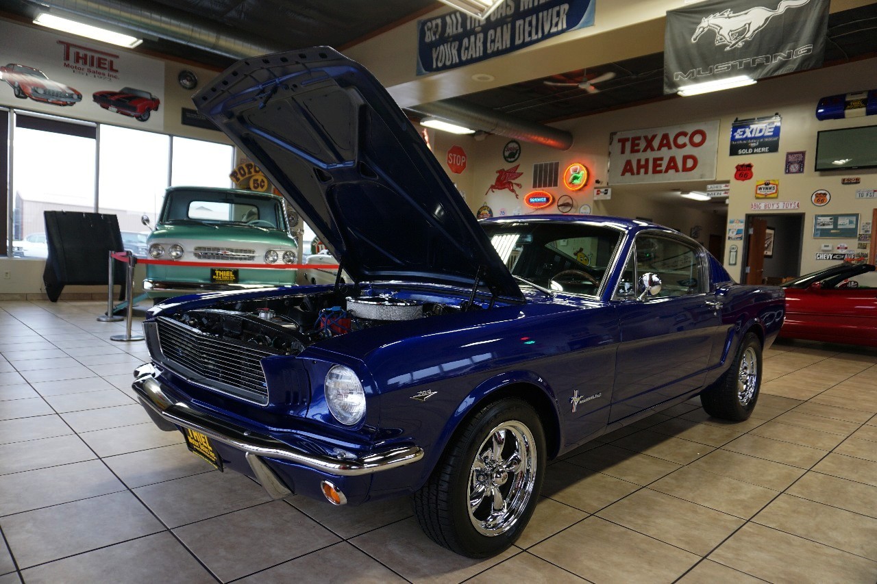 Ford-Mustang-1966-Classic-Car-32