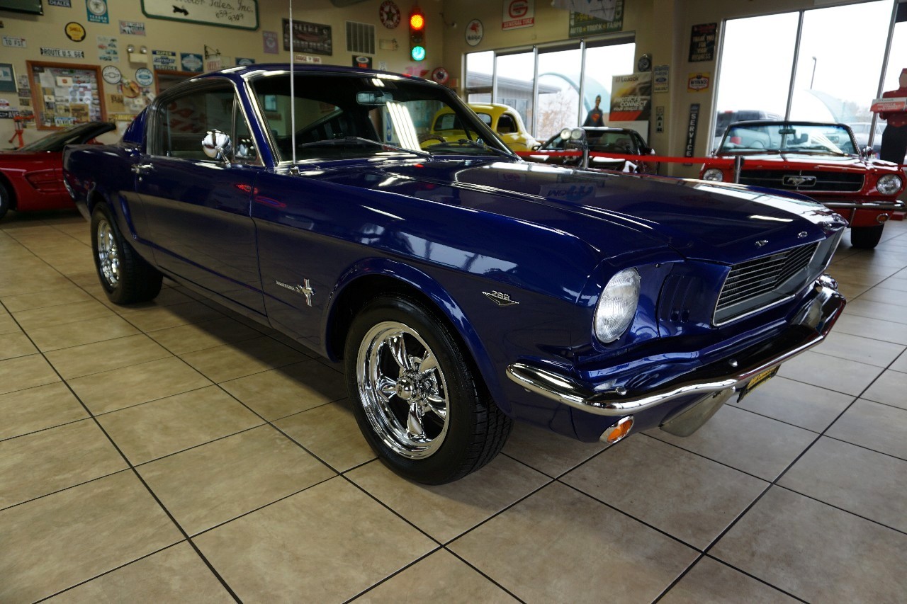 Ford-Mustang-1966-Classic-Car-8