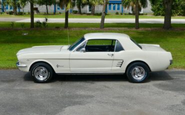 Ford-Mustang-1966-Coupe-10