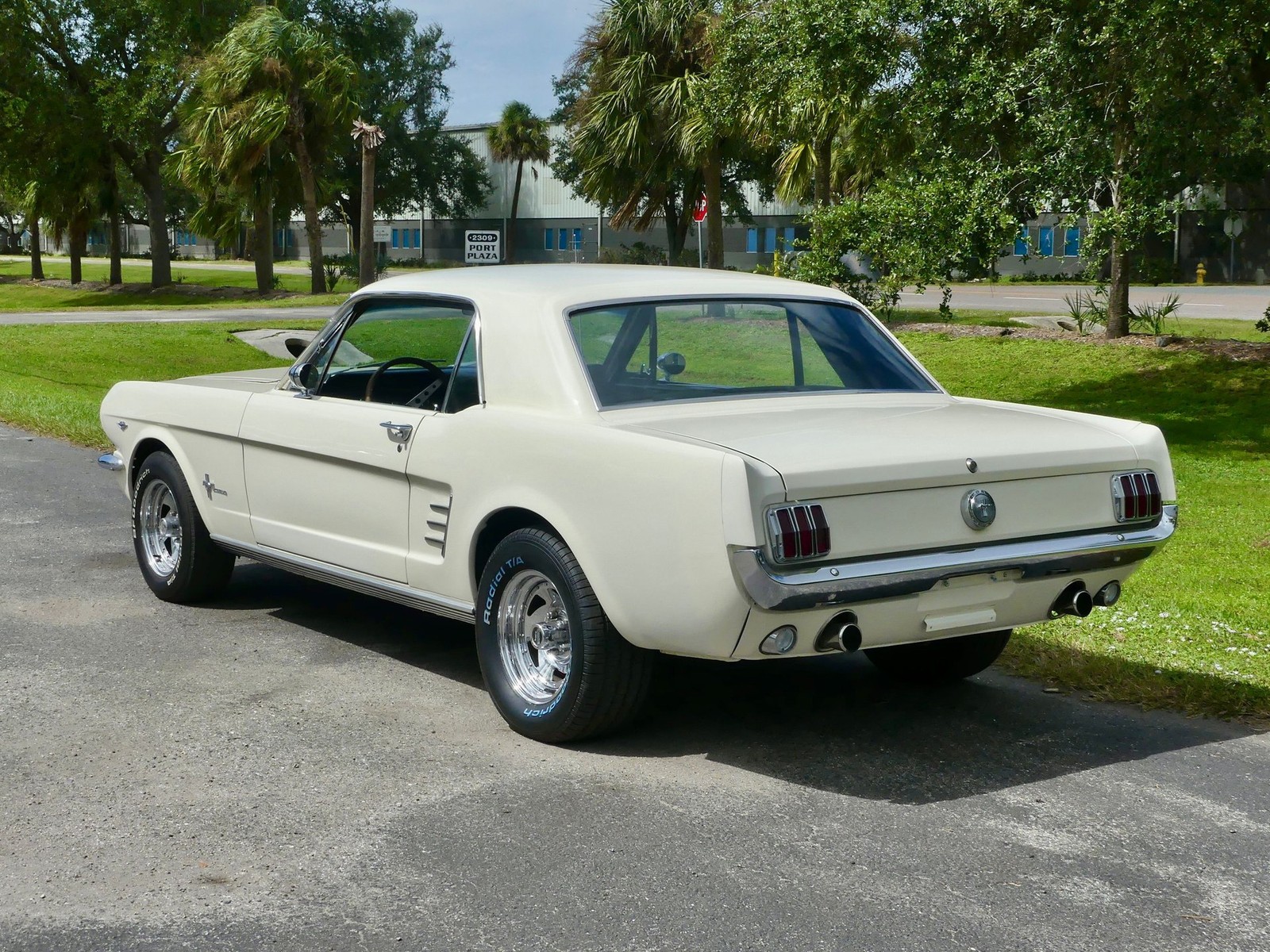 Ford-Mustang-1966-Coupe-12