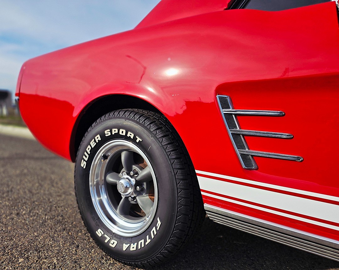 Ford-Mustang-1966-Coupe-13